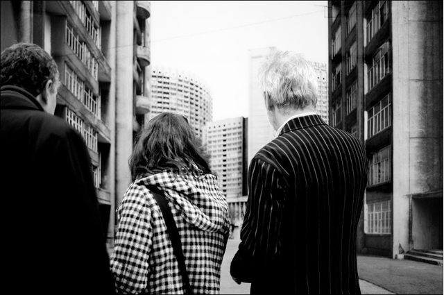 Thomas Struth in front of his picture taken in Pyöngyang at the Vernissage Galerie Max Hetzler Berlin