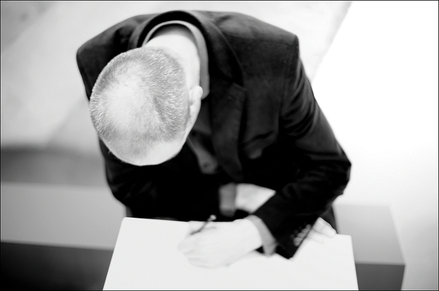 Bernhard Fuchs signing Höfe / Farms at Nachtfoyer, Kunsthalle Düsseldorf