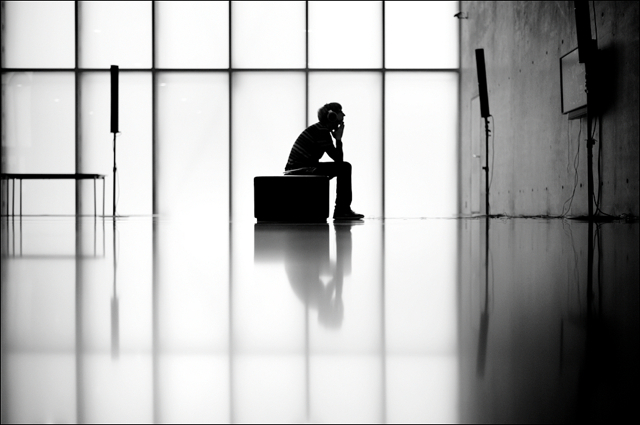 Tim Ackermann waiting for Ed Ruscha at Kunsthaus Bregenz