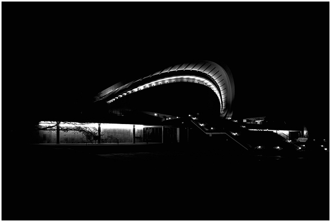 berlin corona lockdown pandemia metropolis confinement tourist hotspots postcards