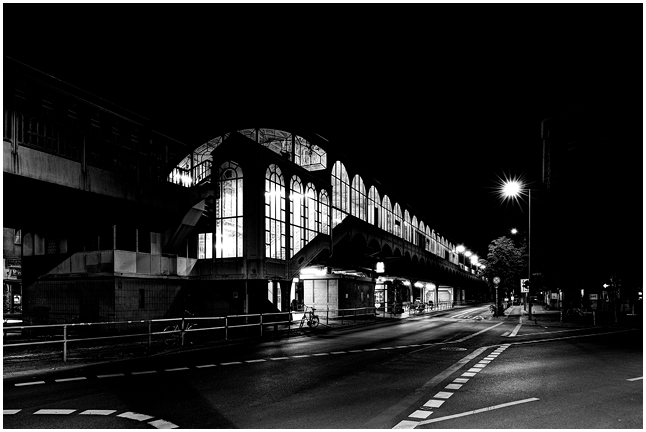 berlin corona lockdown pandemia metropolis confinement tourist hotspots postcards