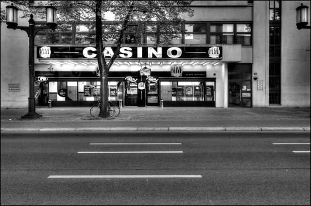 spielsalon spielothek spielhalle spielcasino automatencasino gambling hall casino arcade slot machine berlin cornutopia