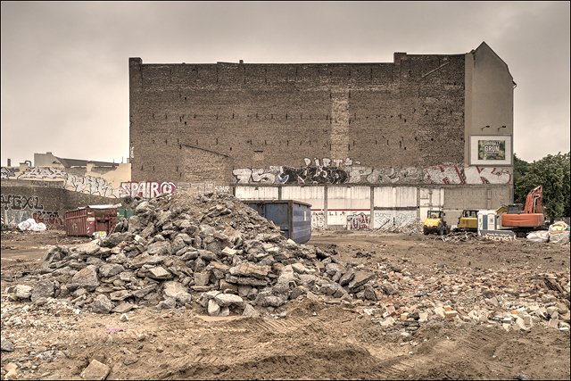 berlin construction site terrain vague cityscape stadtraum densification verdichtung urban spaces stadtentwicklung